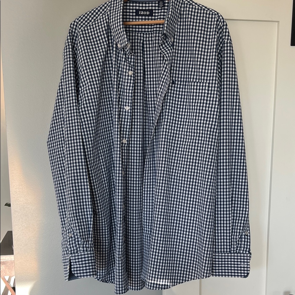 Izod Black and White Checkered Casual Button Down Shirt